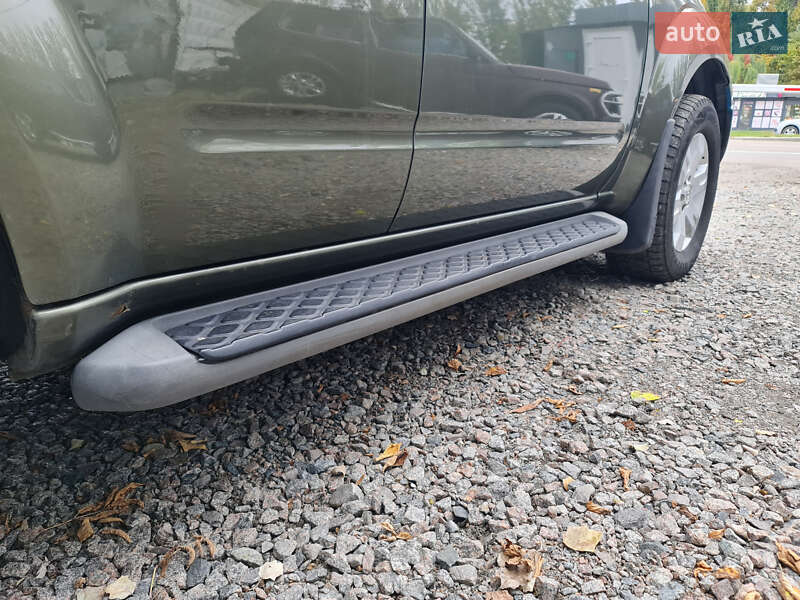 Внедорожник / Кроссовер Nissan Pathfinder 2005 в Киеве