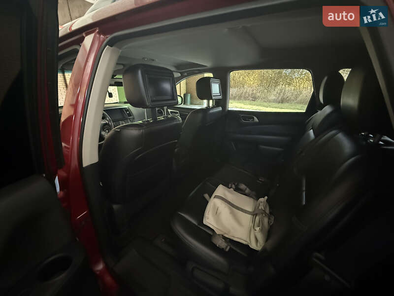 Внедорожник / Кроссовер Nissan Pathfinder 2015 в Львове