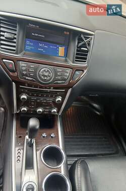 Позашляховик / Кросовер Nissan Pathfinder 2015 в 