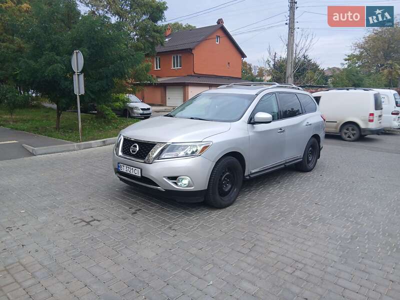 Позашляховик / Кросовер Nissan Pathfinder 2015 в 
