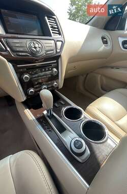 Позашляховик / Кросовер Nissan Pathfinder 2013 в  фото 20 Позашляховик / Кросовер Nissan Pathfinder 2013 в