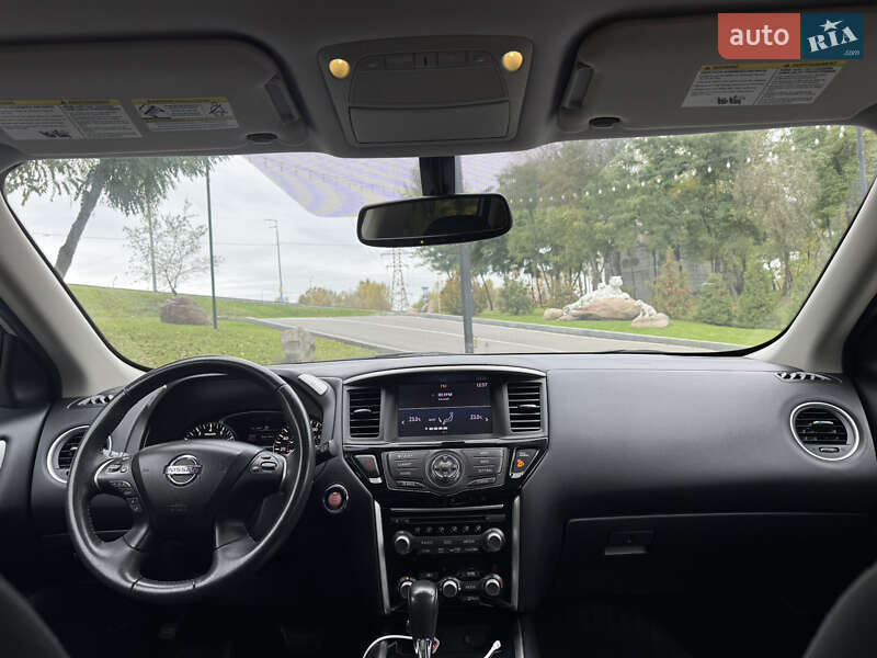 Внедорожник / Кроссовер Nissan Pathfinder 2016 в Киеве