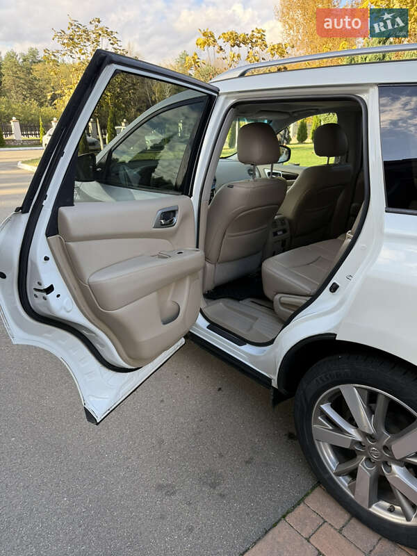 Позашляховик / Кросовер Nissan Pathfinder 2015 в Києві