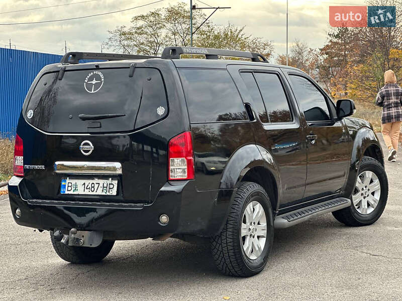 Внедорожник / Кроссовер Nissan Pathfinder 2007 в Днепре