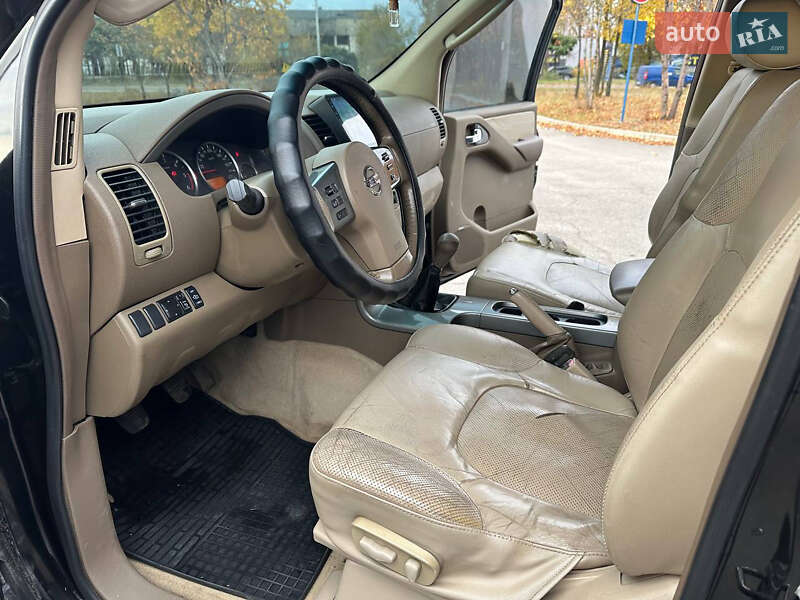 Внедорожник / Кроссовер Nissan Pathfinder 2007 в Днепре
