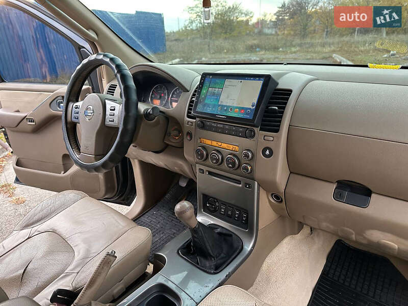Внедорожник / Кроссовер Nissan Pathfinder 2007 в Днепре