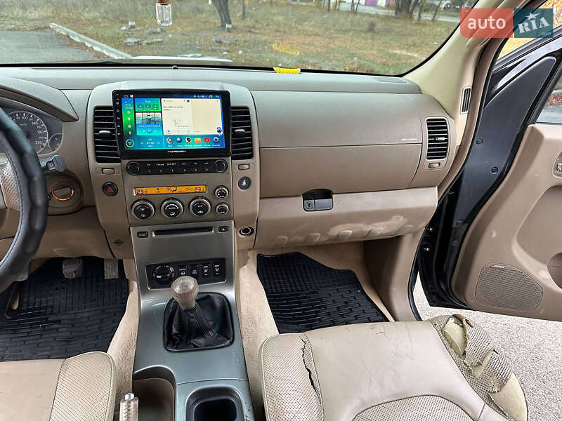 Внедорожник / Кроссовер Nissan Pathfinder 2007 в Днепре