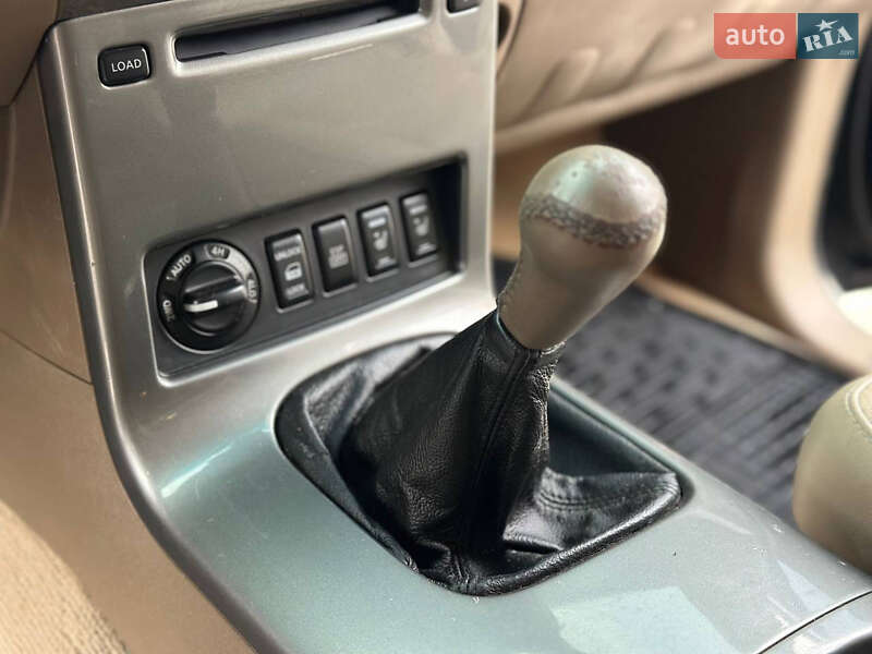 Внедорожник / Кроссовер Nissan Pathfinder 2007 в Днепре