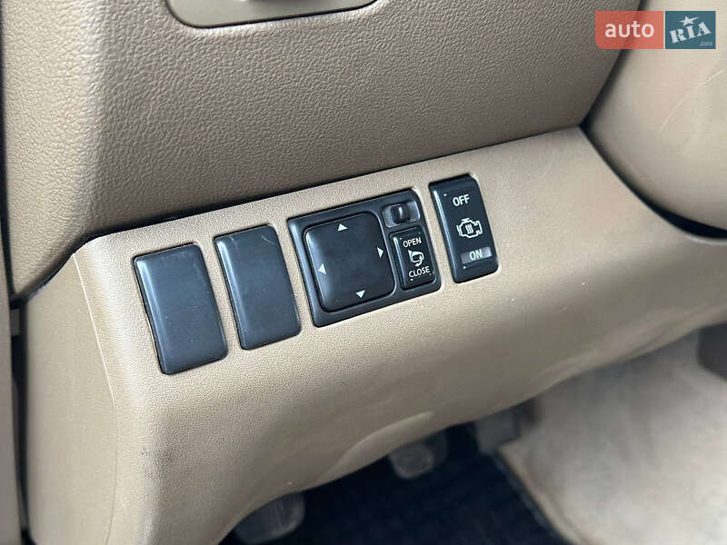 Внедорожник / Кроссовер Nissan Pathfinder 2007 в Днепре