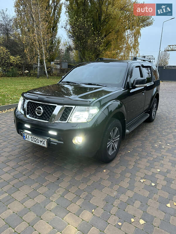 Внедорожник / Кроссовер Nissan Pathfinder 2012 в Броварах