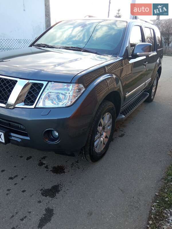 Позашляховик / Кросовер Nissan Pathfinder 2013 в Івано-Франківську