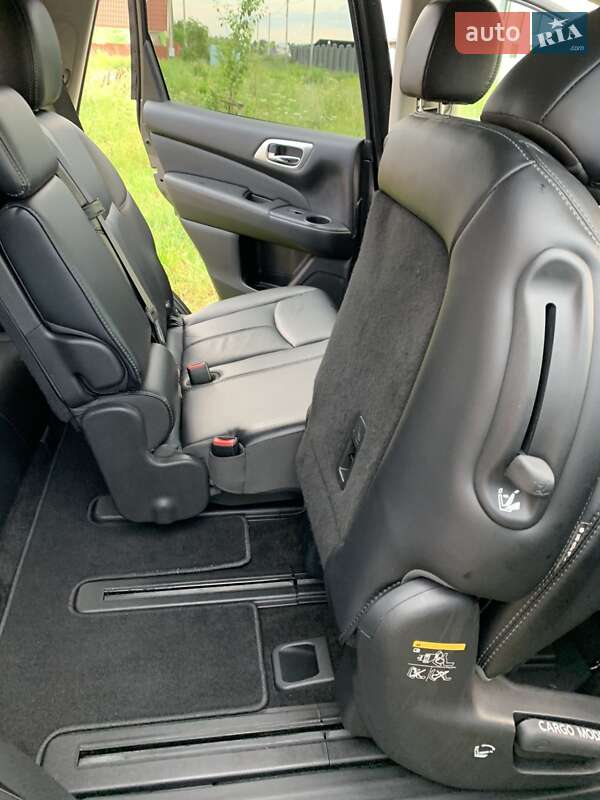 Внедорожник / Кроссовер Nissan Pathfinder 2017 в Вараше