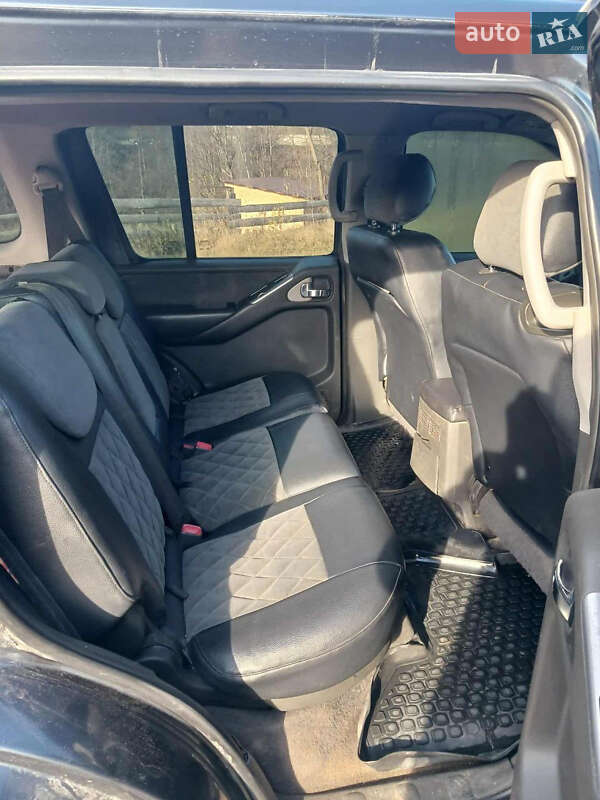 Внедорожник / Кроссовер Nissan Pathfinder 2005 в Верховине