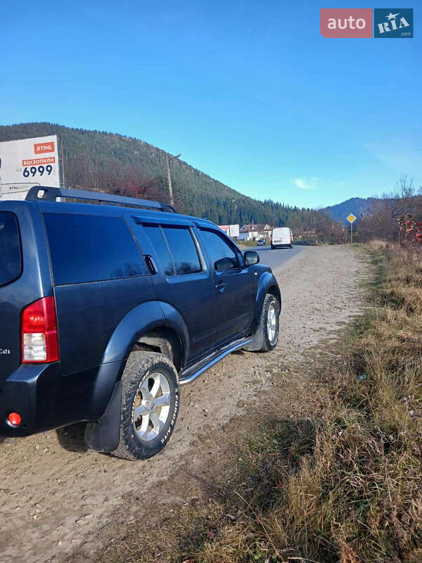 Внедорожник / Кроссовер Nissan Pathfinder 2005 в Верховине