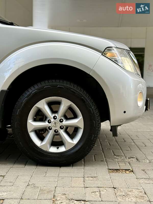Позашляховик / Кросовер Nissan Pathfinder 2012 в Дніпрі фото 10 Позашляховик / Кросовер Nissan Pathfinder 2012 в Дніпрі
