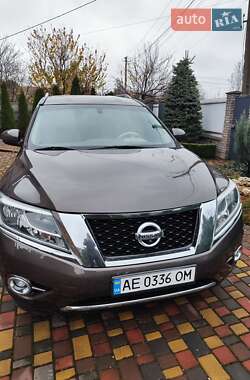 Внедорожник / Кроссовер Nissan Pathfinder 2015 в Кривом Роге