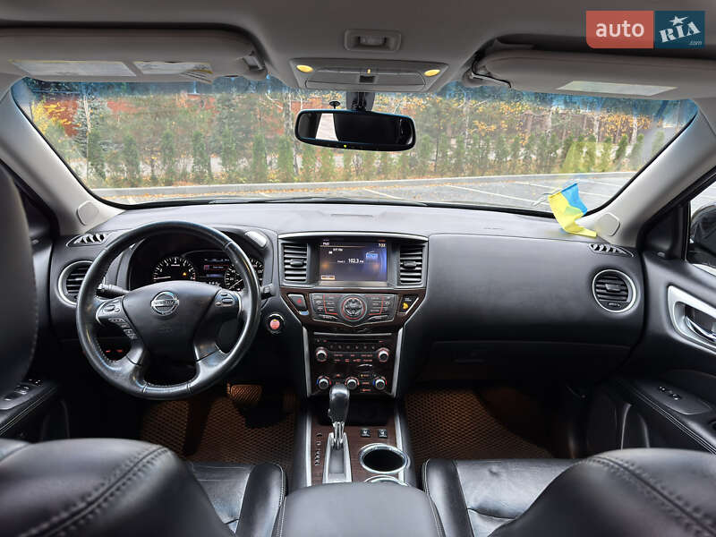 Внедорожник / Кроссовер Nissan Pathfinder 2015 в Полтаве