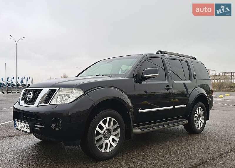 Внедорожник / Кроссовер Nissan Pathfinder 2011 в Киеве