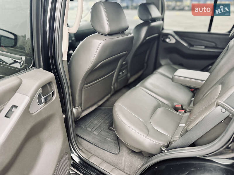 Внедорожник / Кроссовер Nissan Pathfinder 2011 в Киеве