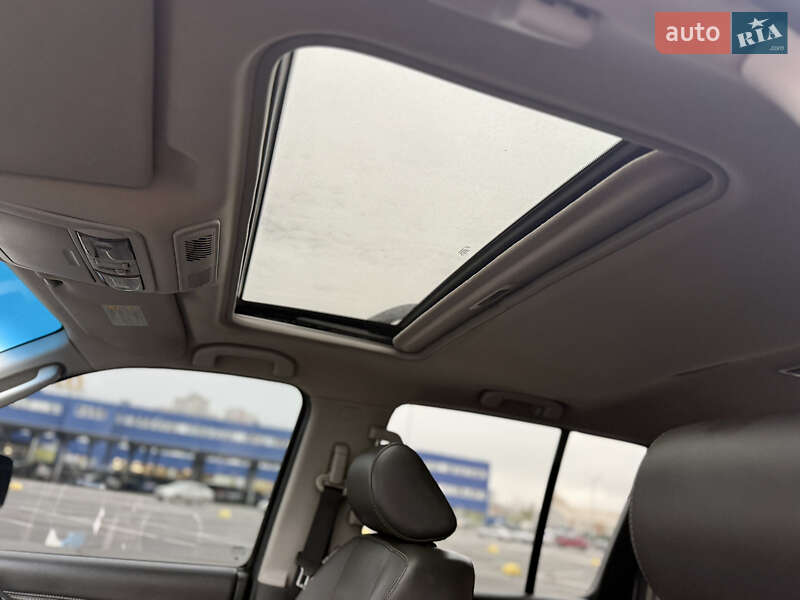 Внедорожник / Кроссовер Nissan Pathfinder 2011 в Киеве