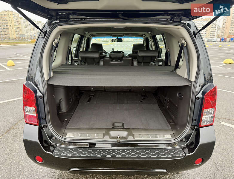 Внедорожник / Кроссовер Nissan Pathfinder 2011 в Киеве