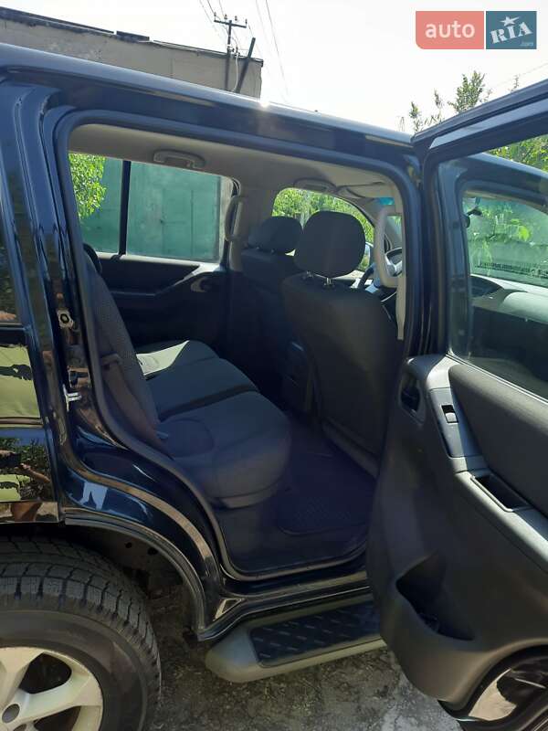 Позашляховик / Кросовер Nissan Pathfinder 2011 в Кривому Розі