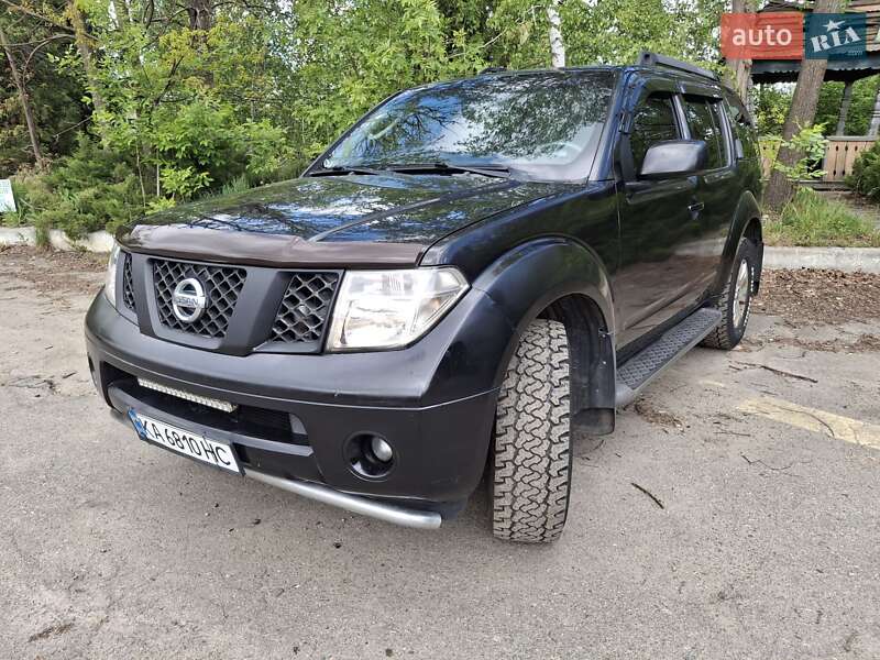 Внедорожник / Кроссовер Nissan Pathfinder 2005 в Киеве