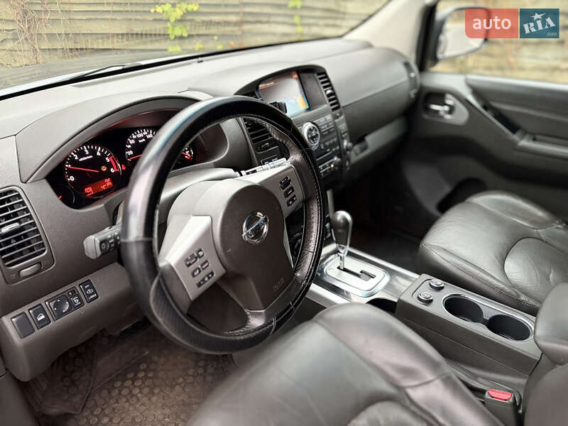 Внедорожник / Кроссовер Nissan Pathfinder 2010 в Киеве