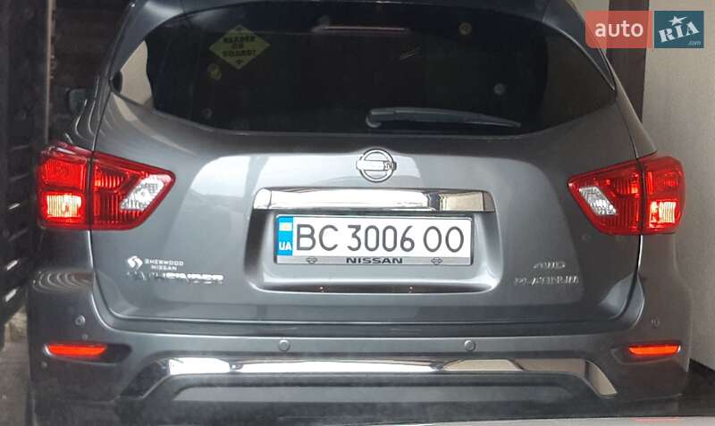 Внедорожник / Кроссовер Nissan Pathfinder 2017 в Львове