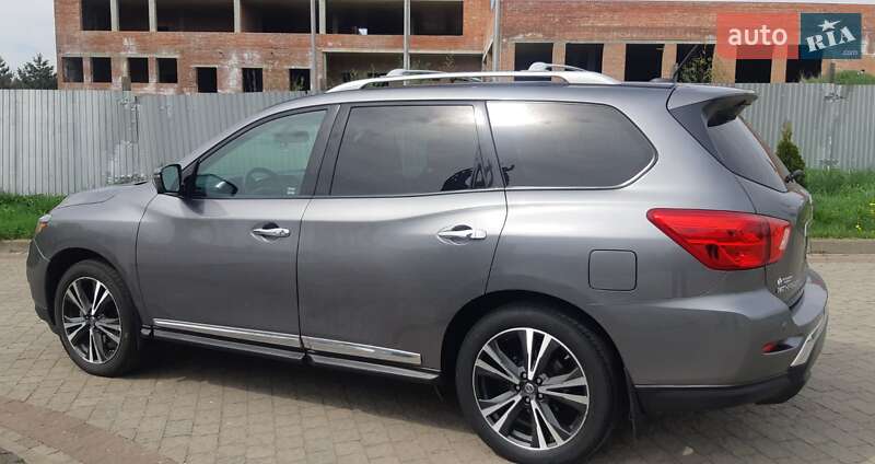 Внедорожник / Кроссовер Nissan Pathfinder 2017 в Львове