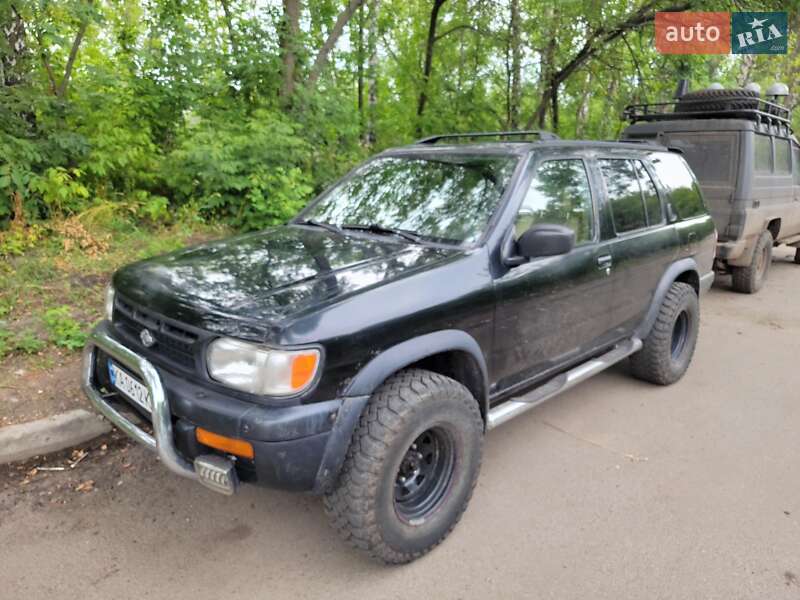 Внедорожник / Кроссовер Nissan Pathfinder 1997 в Харькове
