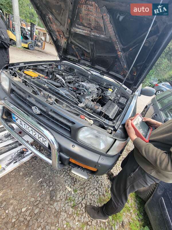 Внедорожник / Кроссовер Nissan Pathfinder 1997 в Харькове