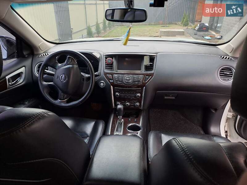 Позашляховик / Кросовер Nissan Pathfinder 2015 в Києві