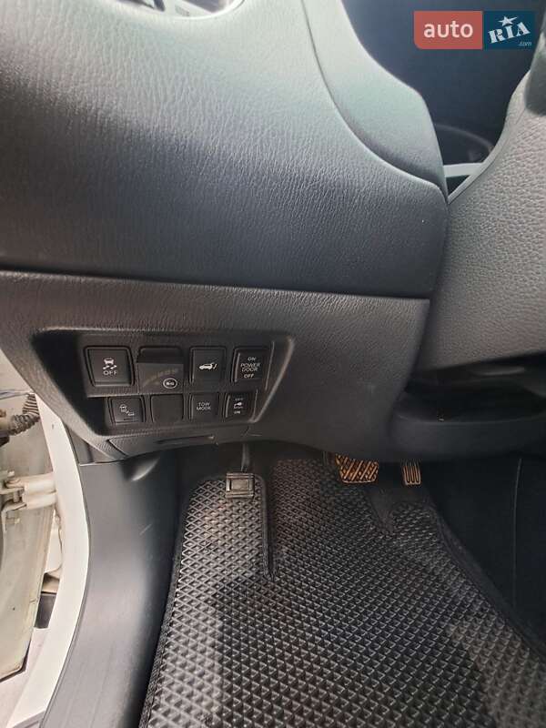 Позашляховик / Кросовер Nissan Pathfinder 2015 в Києві