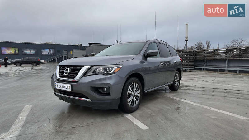 Nissan Pathfinder 2016