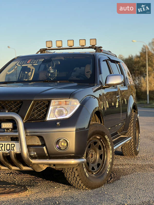 Внедорожник / Кроссовер Nissan Pathfinder 2005 в Львове фото 4 Внедорожник / Кроссовер Nissan Pathfinder 2005 в Львове