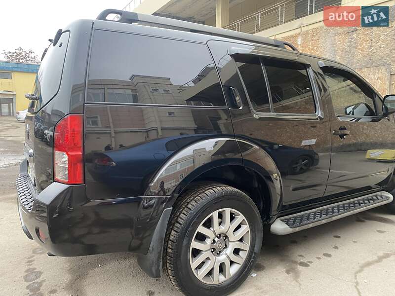 Позашляховик / Кросовер Nissan Pathfinder 2013 в Дніпрі