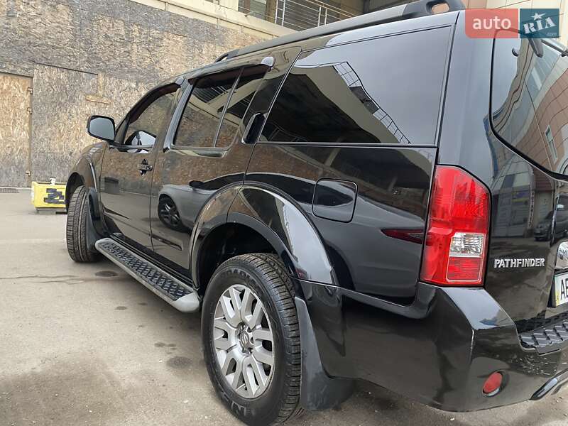 Позашляховик / Кросовер Nissan Pathfinder 2013 в Дніпрі