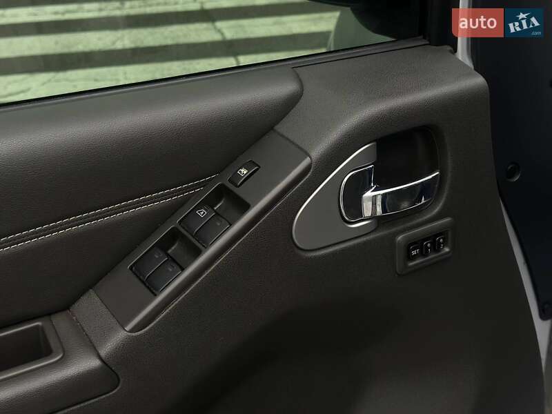 Внедорожник / Кроссовер Nissan Pathfinder 2013 в Одессе