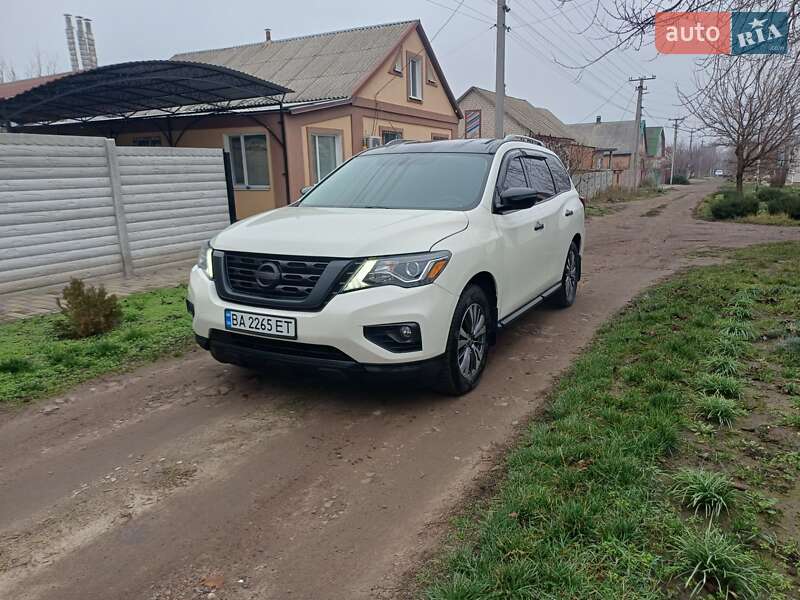 Позашляховик / Кросовер Nissan Pathfinder 2017 в Олександрії фото 3 Позашляховик / Кросовер Nissan Pathfinder 2017 в Олександрії