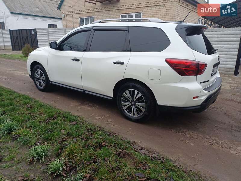 Позашляховик / Кросовер Nissan Pathfinder 2017 в Олександрії фото 8 Позашляховик / Кросовер Nissan Pathfinder 2017 в Олександрії