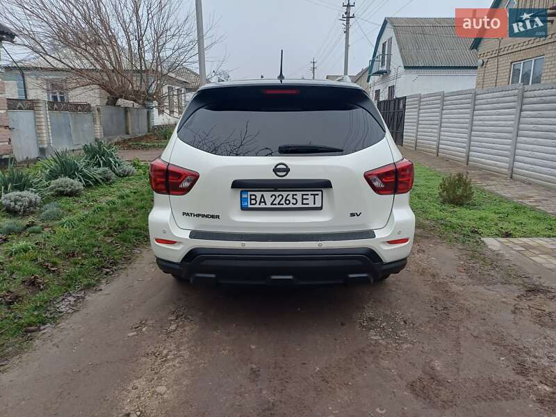 Позашляховик / Кросовер Nissan Pathfinder 2017 в Олександрії фото 22 Позашляховик / Кросовер Nissan Pathfinder 2017 в Олександрії