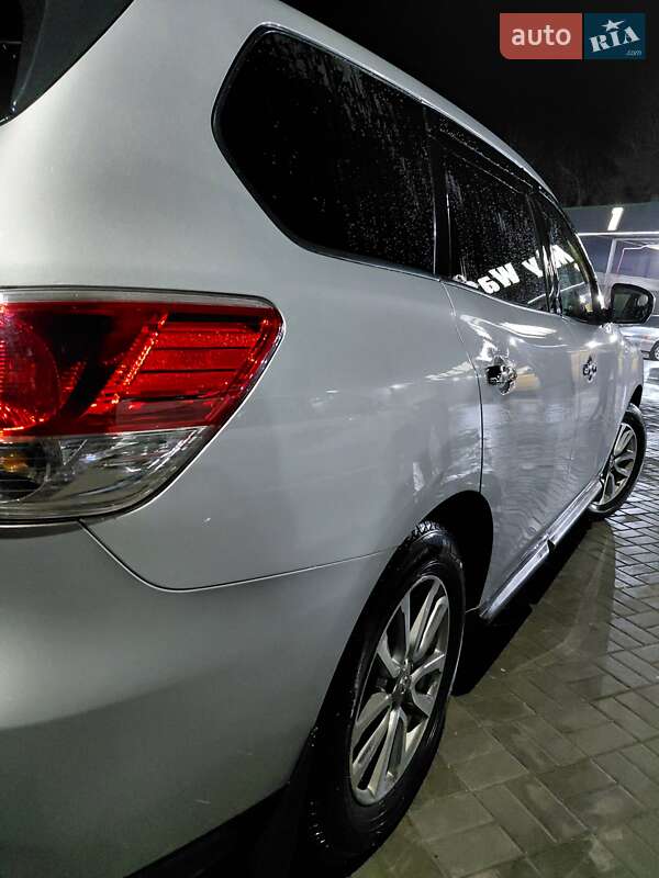 Внедорожник / Кроссовер Nissan Pathfinder 2014 в Запорожье фото 4 Внедорожник / Кроссовер Nissan Pathfinder 2014 в Запорожье