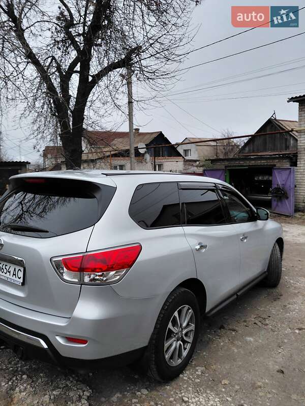 Внедорожник / Кроссовер Nissan Pathfinder 2014 в Запорожье фото 35 Внедорожник / Кроссовер Nissan Pathfinder 2014 в Запорожье