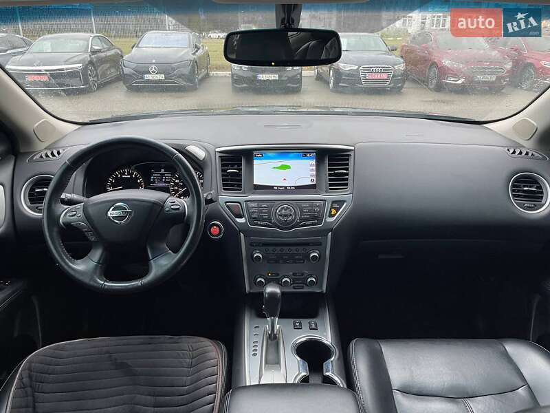 Позашляховик / Кросовер Nissan Pathfinder 2016 в Києві