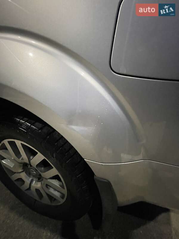 Позашляховик / Кросовер Nissan Pathfinder 2012 в Києві