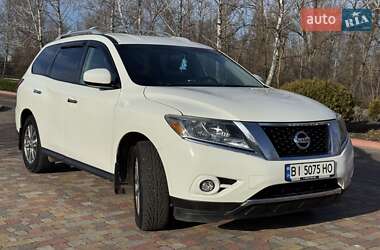 Позашляховик / Кросовер Nissan Pathfinder 2016 в Миргороді