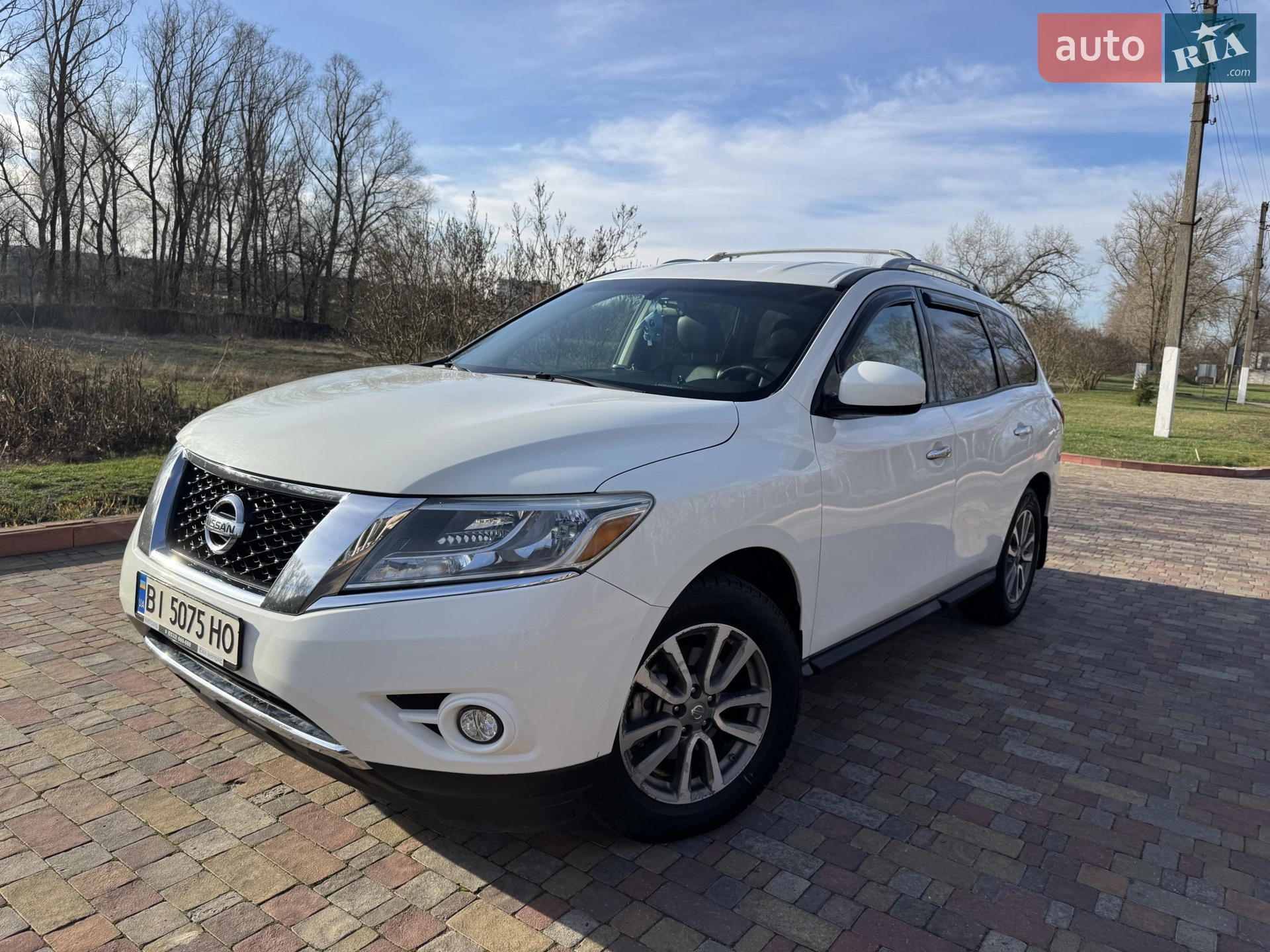 2016 Nissan Pathfinder - мініатюра 2