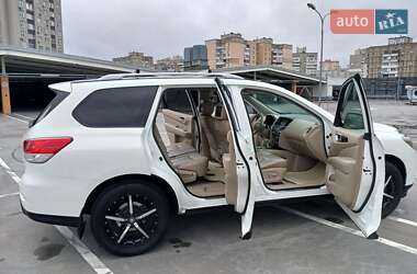 Позашляховик / Кросовер Nissan Pathfinder 2012 в Києві