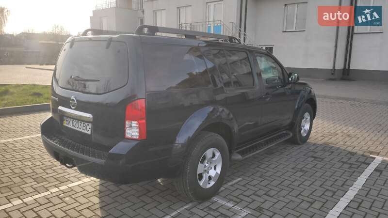 Позашляховик / Кросовер Nissan Pathfinder 2008 в Дубні